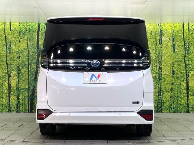 TOYOTA VOXY HYBRID 4WD 2022 Image 31