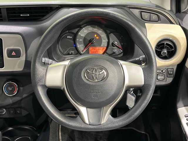 TOYOTA VITZ 2015 Image 31