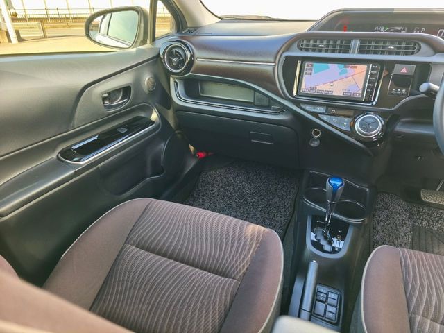 TOYOTA AQUA 2016 Image 31