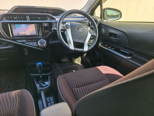 TOYOTA AQUA 2016 Image 31