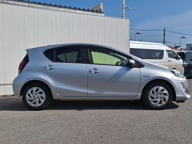 TOYOTA AQUA 2016 Image 31