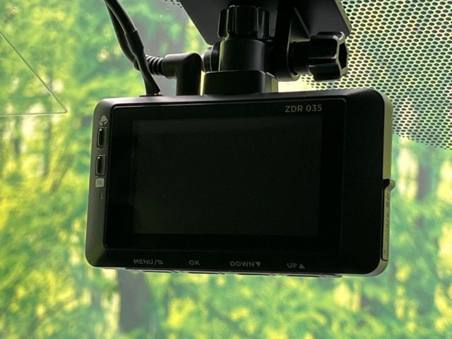 TOYOTA VITZ HYBRID 2017 Image 31