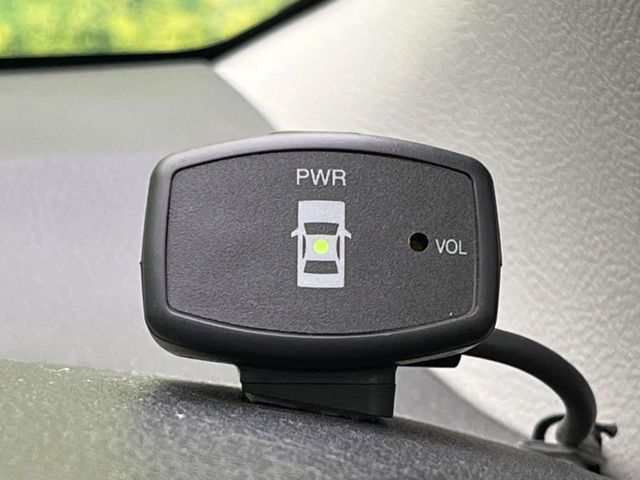 TOYOTA VITZ HYBRID 2017 Image 31