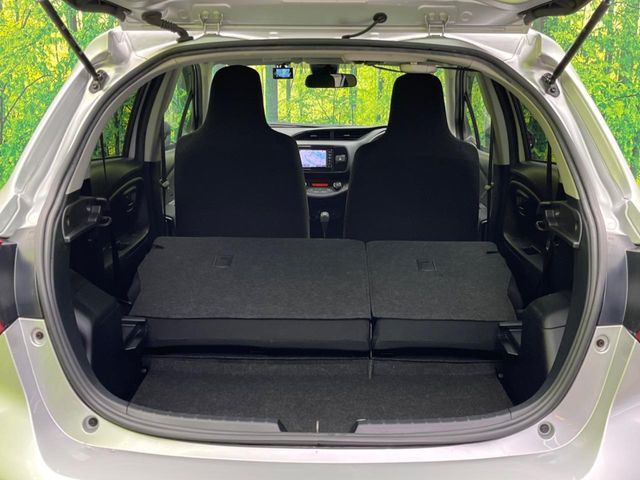 TOYOTA VITZ HYBRID 2017 Image 31