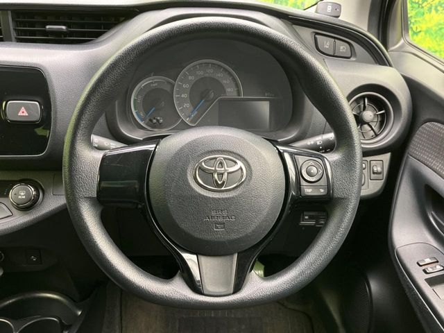 TOYOTA VITZ HYBRID 2017 Image 31