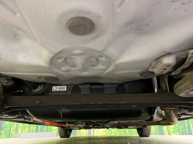 TOYOTA VITZ HYBRID 2017 Image 31