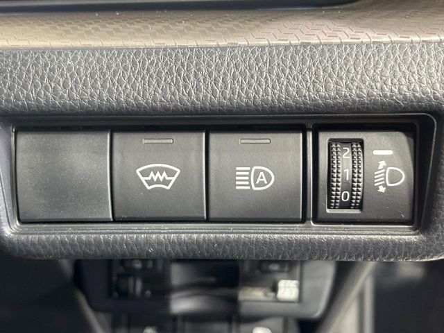 TOYOTA PRIUS 4WD 2023 Image 31