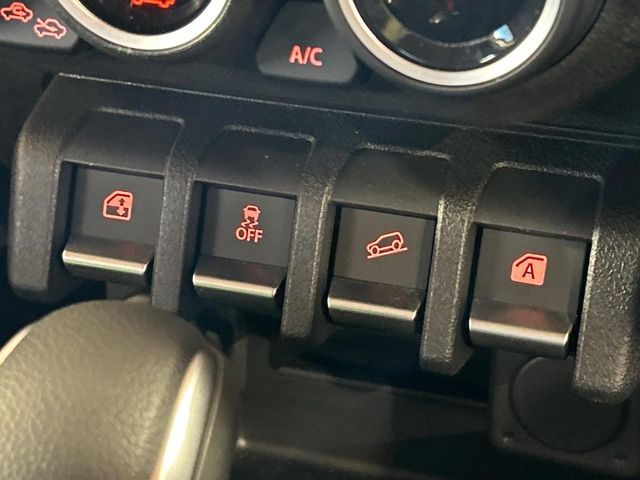 SUZUKI JIMNY NOMADE 2025 Image 31