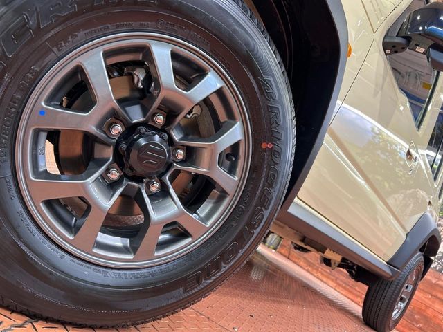 SUZUKI JIMNY NOMADE 2025 Image 31
