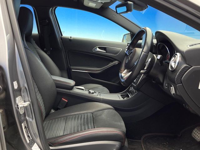 MERCEDES BENZ A CLAS 2016 Image 31