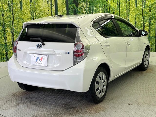 TOYOTA AQUA 2014 Image 31