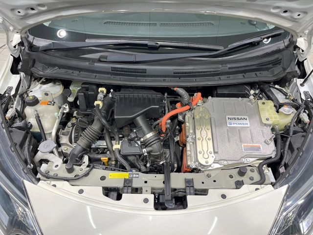 NISSAN NOTE 2017 Image 31