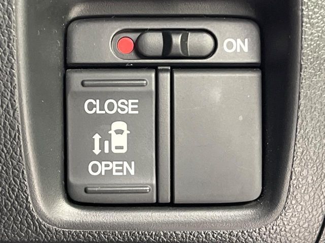 HONDA N BOX 2017 Image 31