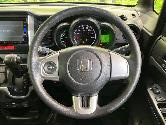 HONDA N BOX 2017 Image 31