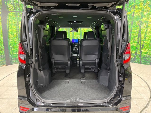 TOYOTA NOAH HYBRID 2023 Image 31