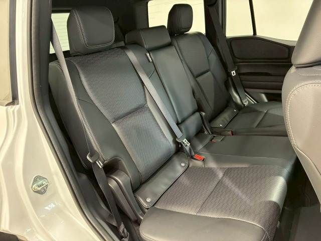 TOYOTA LANDCRUISER 250 2024 Image 31