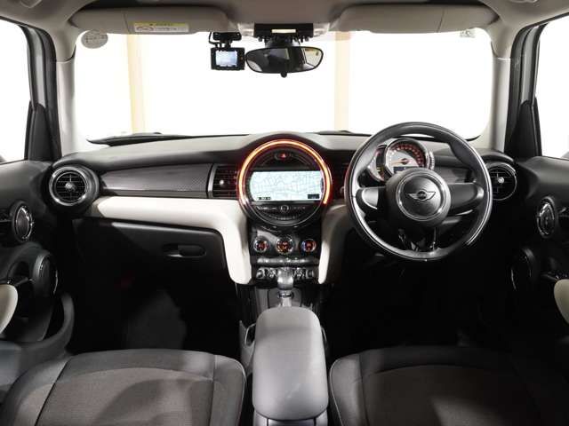 BMW MINI COOPER 5DOO 2015 Image 31