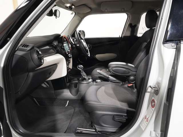 BMW MINI COOPER 5DOO 2015 Image 31