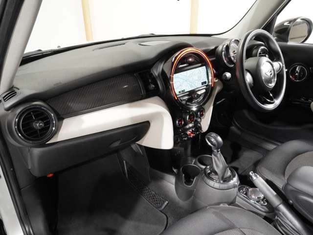 BMW MINI COOPER 5DOO 2015 Image 31