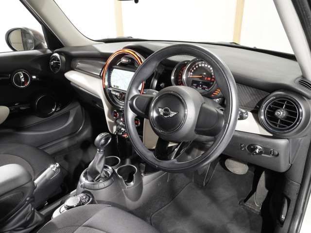 BMW MINI COOPER 5DOO 2015 Image 31