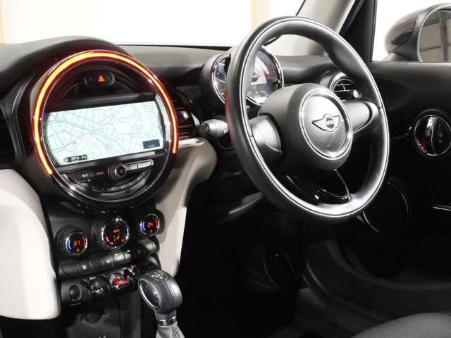 BMW MINI COOPER 5DOO 2015 Image 31