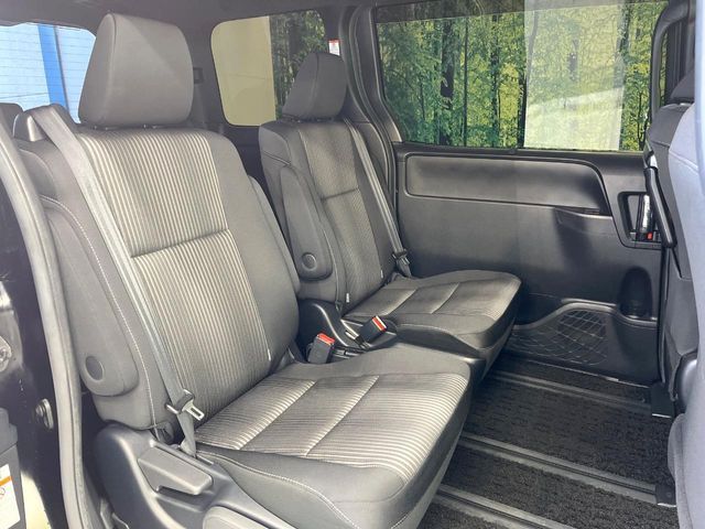 TOYOTA VOXY 2020 Image 31