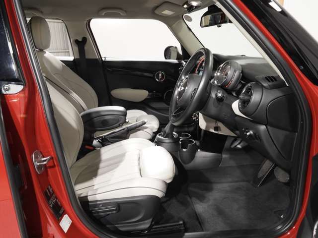 BMW MINI COOPER SD 5 2017 Image 31