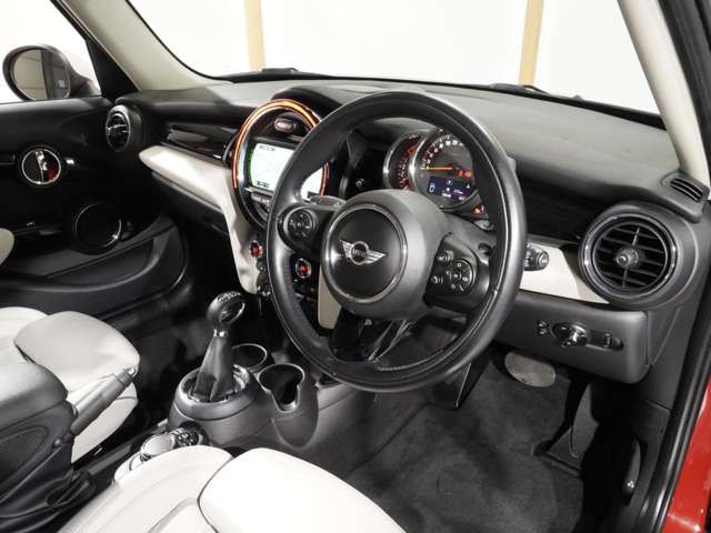 BMW MINI COOPER SD 5 2017 Image 31