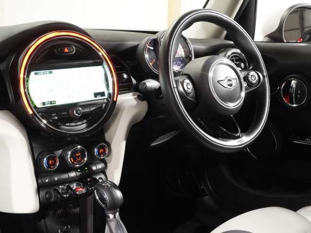 BMW MINI COOPER SD 5 2017 Image 31