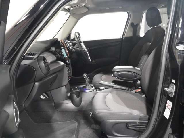 BMW MINI COOPER 5DOOR 2019 Image 31