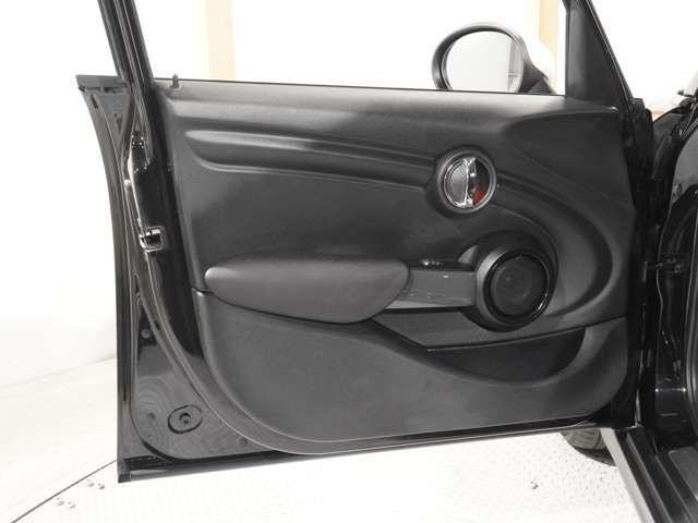 BMW MINI COOPER 5DOOR 2019 Image 31