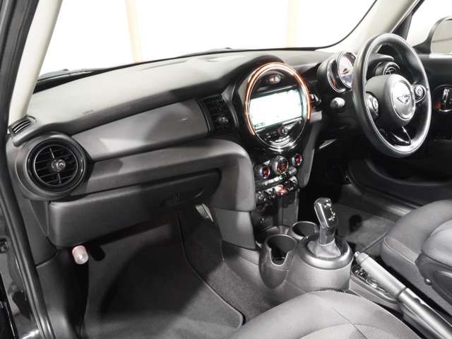 BMW MINI COOPER 5DOOR 2019 Image 31