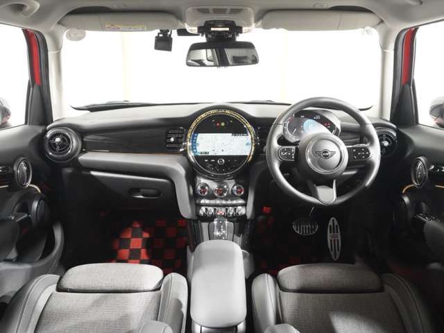 BMW MINI COOPER SD 5DOOR 2023 Image 31