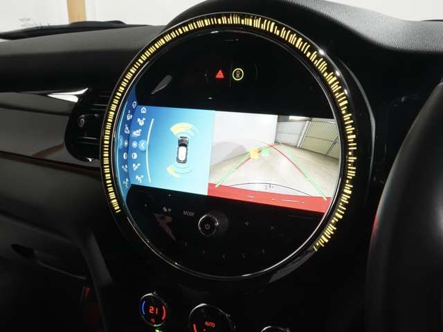 BMW MINI COOPER SD 5DOOR 2023 Image 31