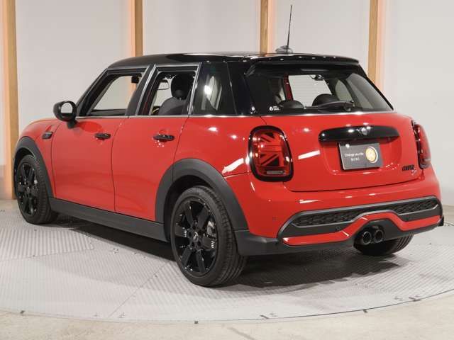 BMW MINI COOPER SD 5DOOR 2023 Image 31