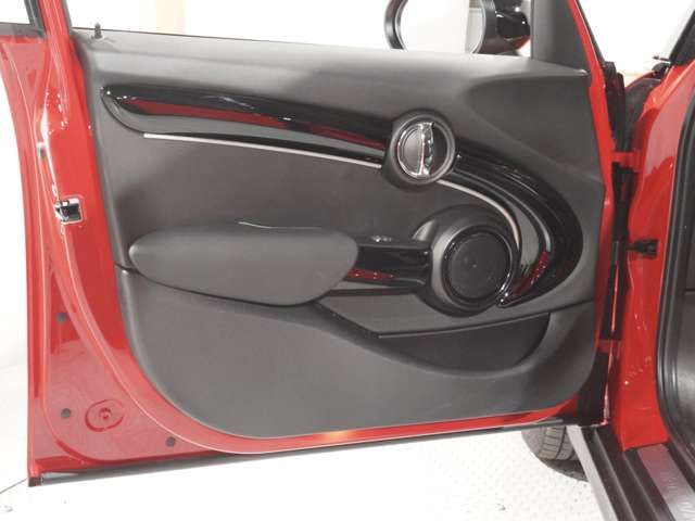 BMW MINI COOPER SD 5DOOR 2023 Image 31