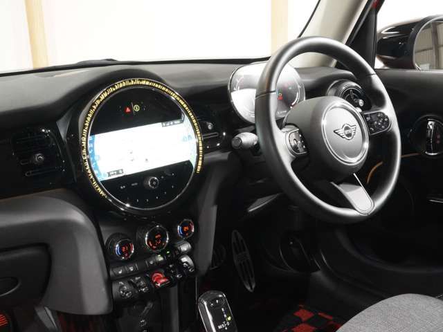 BMW MINI COOPER SD 5DOOR 2023 Image 31