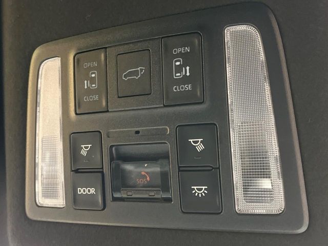 TOYOTA VOXY 2022 Image 31