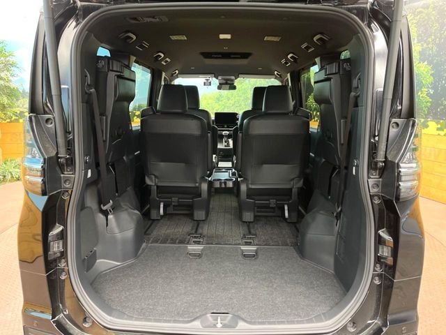 TOYOTA VOXY 2022 Image 31