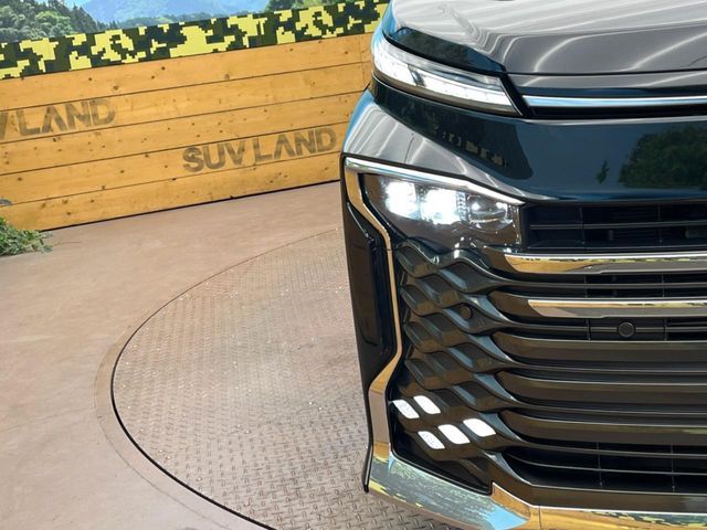 TOYOTA VOXY 2022 Image 31