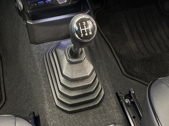 SUZUKI JIMNY 4WD 2024 Image 31