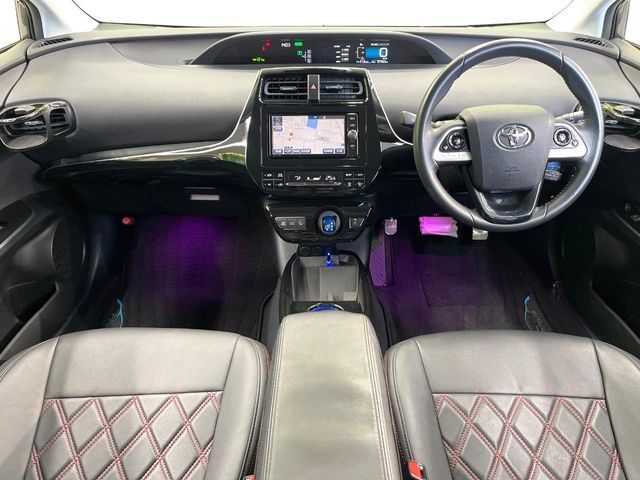 TOYOTA PRIUS 2017 Image 31