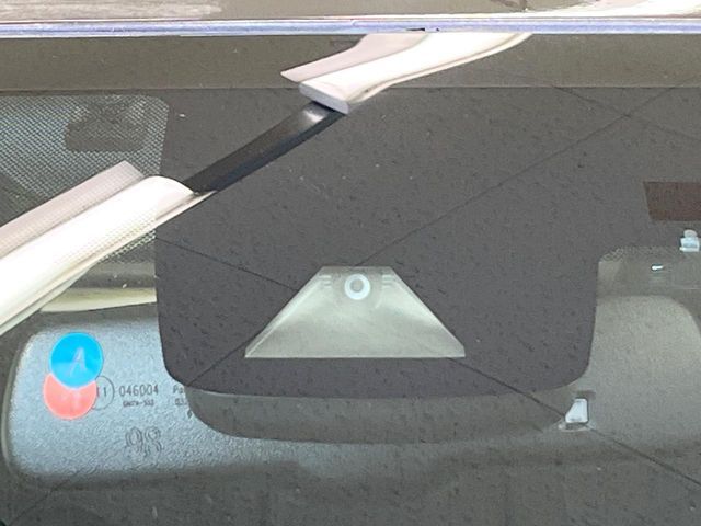 TOYOTA PRIUS 2017 Image 31