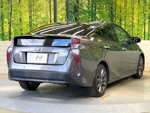 TOYOTA PRIUS 2017 Image 31