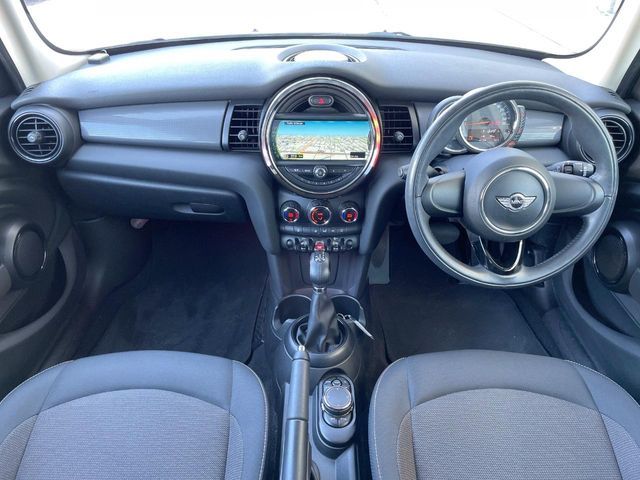 BMW MINI COOPER 5DOO 2017 Image 31