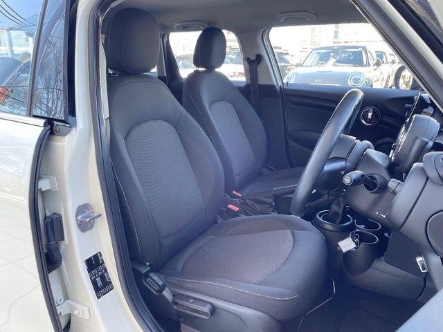 BMW MINI COOPER 5DOO 2017 Image 31