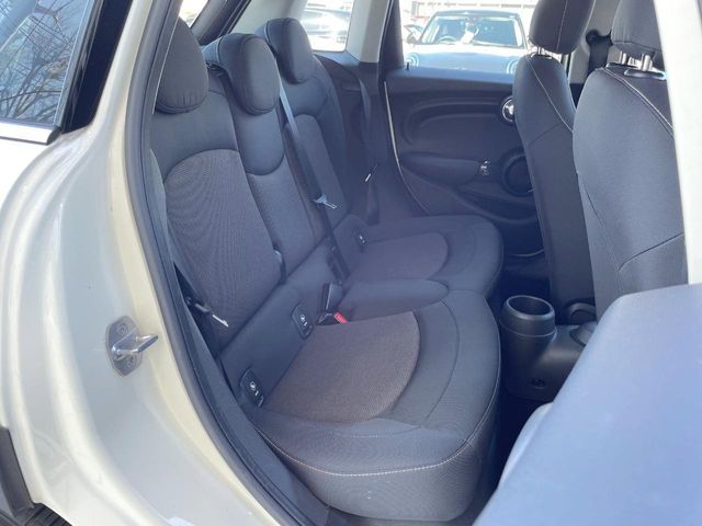 BMW MINI COOPER 5DOO 2017 Image 31