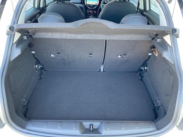 BMW MINI COOPER 5DOO 2017 Image 31