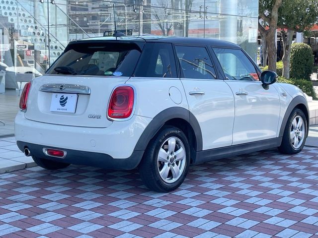 BMW MINI COOPER 5DOO 2017 Image 31