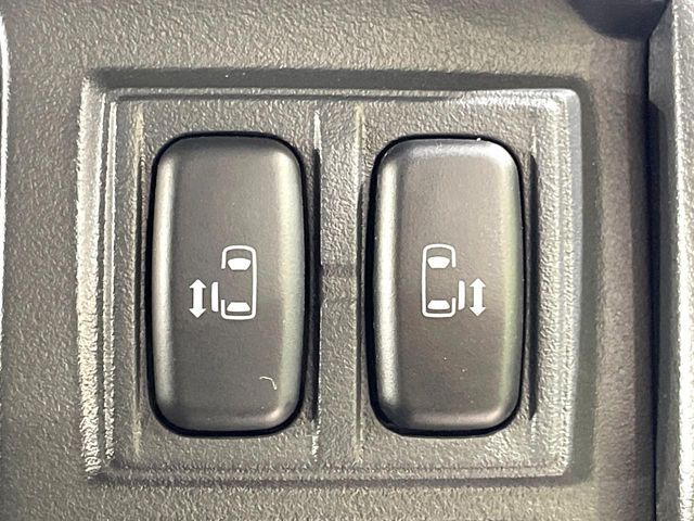 MITSUBISHI DELICA D:5 2WD 2017 Image 31